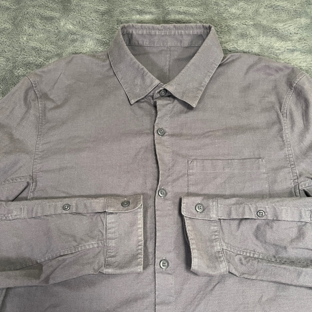 Lululemon Mens Long Sleeve Button Down Shirt Gray Commuter Pocket AM995